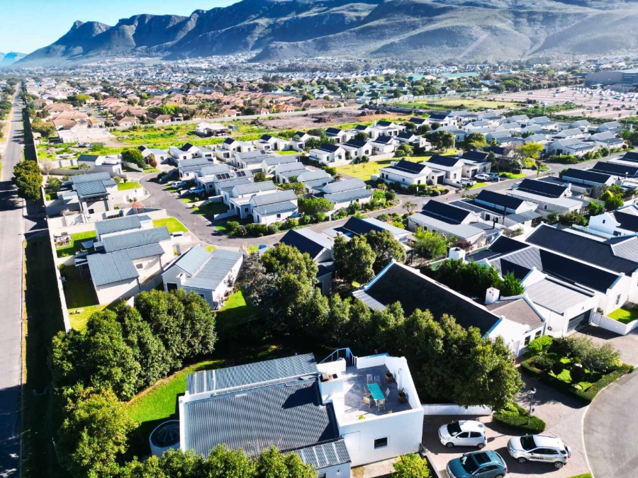 2 Bedroom Property for Sale in Sandbaai Western Cape